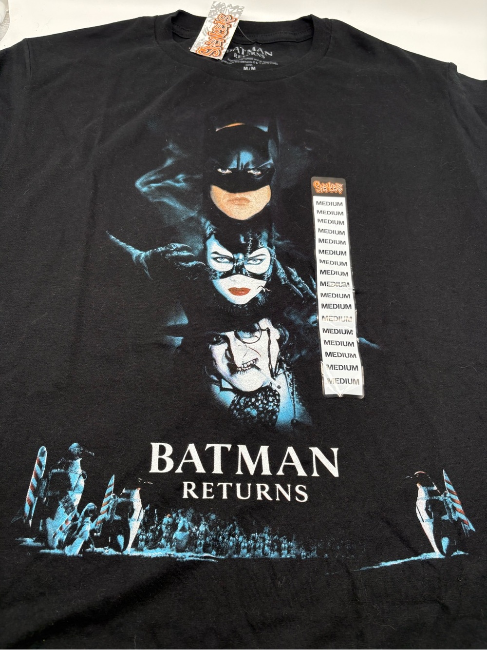 Batman Returns T-Shirt size Medium Catwoman, Penguin